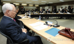 생각에 잠긴  김상주 과학벨트 부위원장