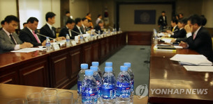 유한회사 찬물지하수 | 수돗물 안전하다더니 회의엔 생수