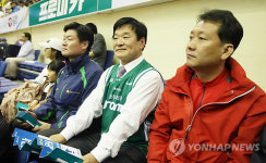 농구장 찾은 이광재 전 강원지사