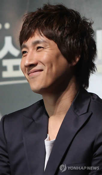 이선균, 체포왕 미소