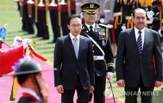 사열받는 이명박 대통령과 누리 알-말리키 이라크총리