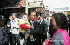 정선 고한시장 방문한 최문순 강원지사