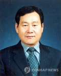 3代 교직 경력 94년7개월..강상철 교장 가족