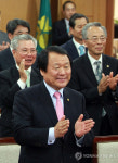 박수치는 염홍철 대전시장