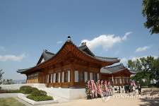 국회 한옥 `사랑재 준공