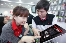 KT 올레매장, 태블릿 활용 판매상담