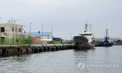 남북교역중단 1년..썰렁한 속초항