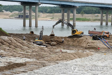 장마철 앞두고 4대강 곳곳서 보강공사 비상