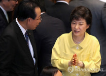 박근혜, 안홍준 의원과 대화