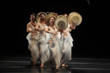 <공연리뷰> 윤미라무용단의 달굿