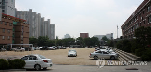 경기 일부 학교 운동장 장사..학생안전 뒷전
