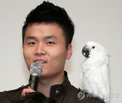 앵무새 마술사 최형배