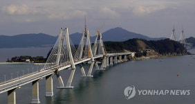거가대로 개통 6개월..거제ㆍ부산 들썩