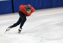 강릉서 훈련 중인 쇼트트랙 황제 안현수