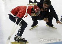 강릉서 훈련 중인 쇼트트랙 황제 안현수