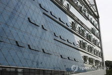 호화 논란 성남시청사 거대한 찜통 방불