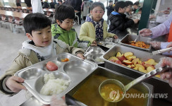서울시, 2014년부터 학생 50% 무상급식 추진