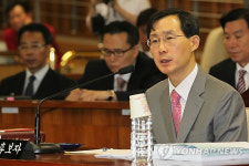 답변하는 조용환 헌법재판관 후보자