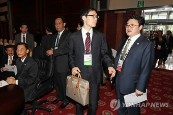 세계검찰총장회의 참석하는 김준규 검찰총장