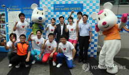 노사가 함께 활짝 웃어요