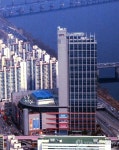 테크노마트 건물 흔들려..수백명 대피