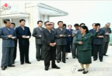 北 김정일, 신암협동농장 현지지도