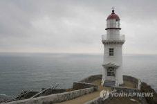 백색미를 자랑하는 어청도 등대