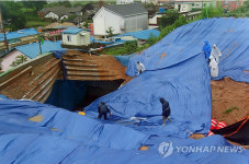 완주서 폭우로 60m 터널 붕괴