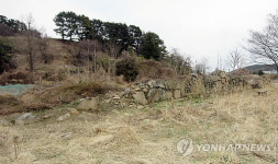 훼손된 울산시기념물 개운포 성지