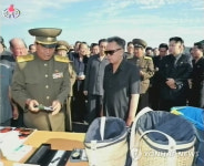 김정일·정은, 대동강과수종합농장 현지지도