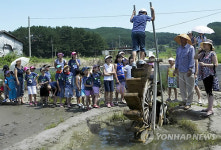 "태안 볏가리마을서 염전 체험하세요"