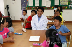 이주호 장관, 춘천 분교 과학나눔 현장 방문