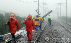 호남선 신태인-정읍 노반유실..하행선 통제(종합)