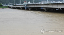 홍수주의보 내린 대전 만년교