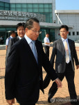 방북했다 돌아오는 장경작 현대아산 사장