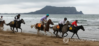제주 해안 승마 퍼레이드