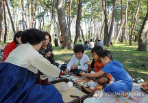 솔숲에서 가을을 마시다