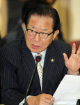 <2011 국감>질의하는 김용구
