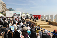 가을하늘 아래 해운대 야외무대