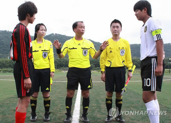 <사람들> 울산 최연소 여성 축구심판 김혜림양