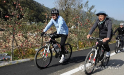 맹형규 장관 새재 자전거길 점검