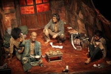 <공연리뷰> 연극 방바닥 긁는 남자