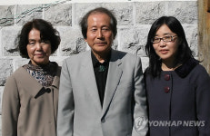 강은교, 이기철, 이선영 시인