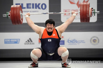 -세계역도- 전상균 최중량급 동메달