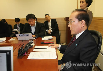 이회창, 내년 총선 불출마 선언(종합)