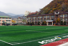 삼척시, 호산초교 등 6개교에 인조잔디구장 조성