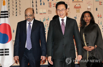 회담장 향하는 李대통령과 멜레스 에티오피아 총리