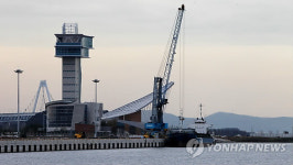 화물선 시범운항 앞둔 경인아라뱃길 인천터미널