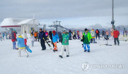강원 백두대간 雪國..스키장 북적