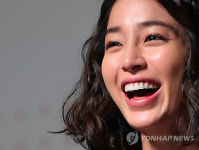 이민정, 함박웃음